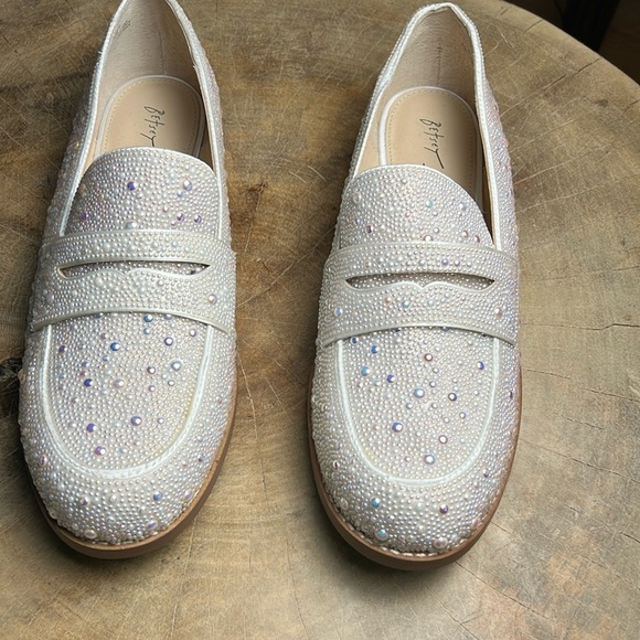 Betsey Johnson Shoes - BeTsey Johnson size 10 pearl loafers